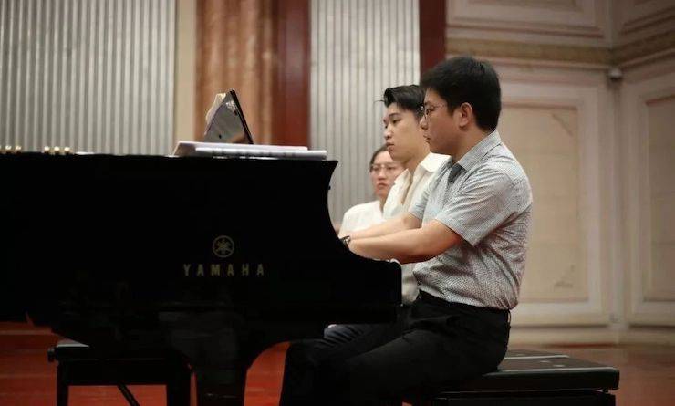 热烈：亍跋睬熘 音悦津门”钢琴重奏音乐会暨天津鲍蕙荞钢琴城开业庆典演出圆满成功！