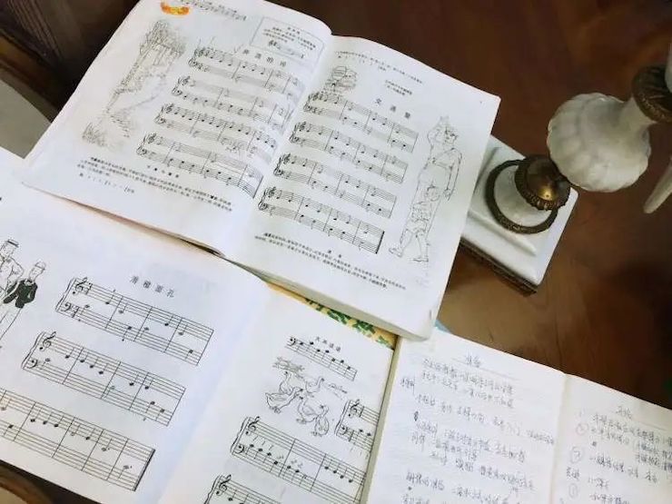 宋思衡的“宅抗疫” | 挑战主播、筹集口罩、闭关作曲，这位取消了20场演出的钢琴家原来这么忙！